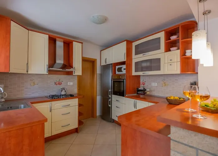 Ita Villa *