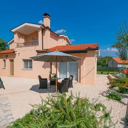 Ita Villa *